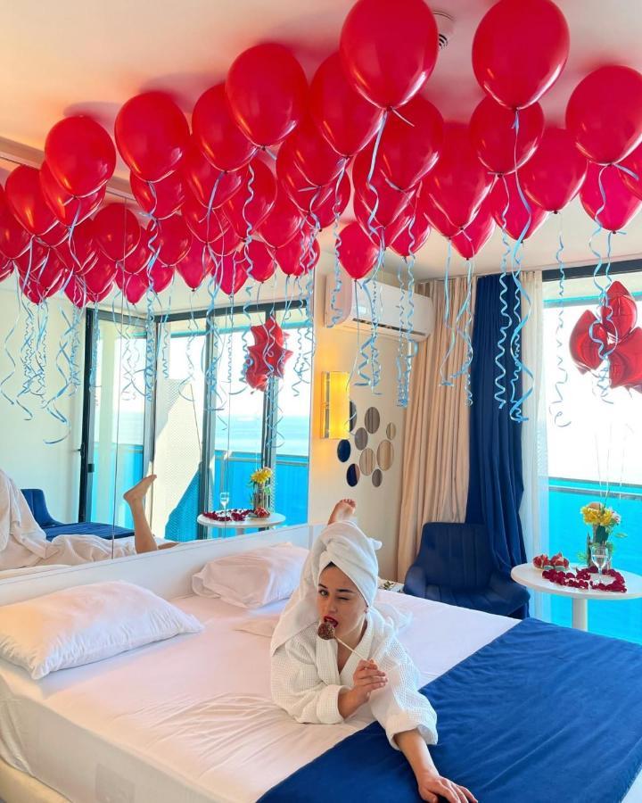 Orbi City Batumi Star Aparthotel Bagian luar foto