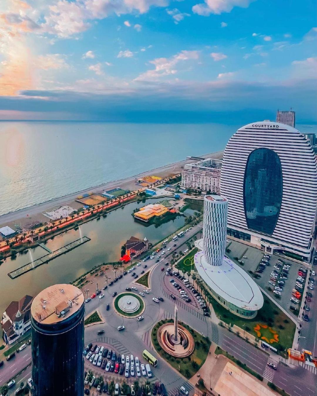 Orbi City Batumi Star Aparthotel Bagian luar foto